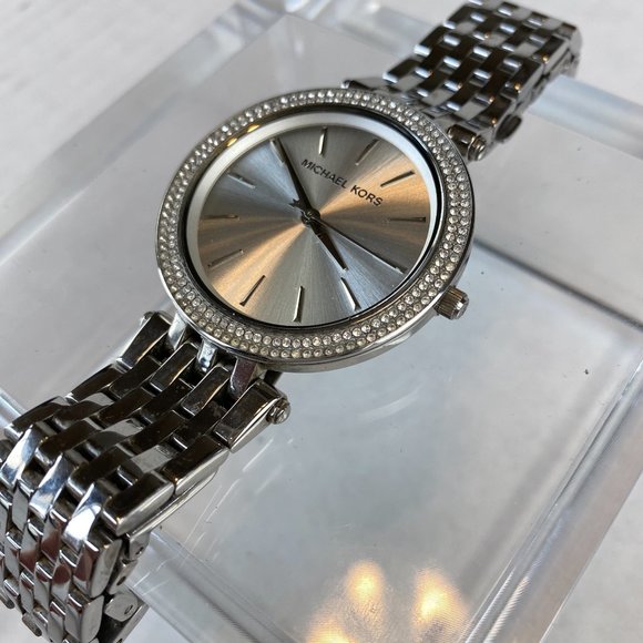 Michael Kors Silver Bracelet Band Crystal Pave Framed Dial Watch Excellent Cond - Picture 1 of 11